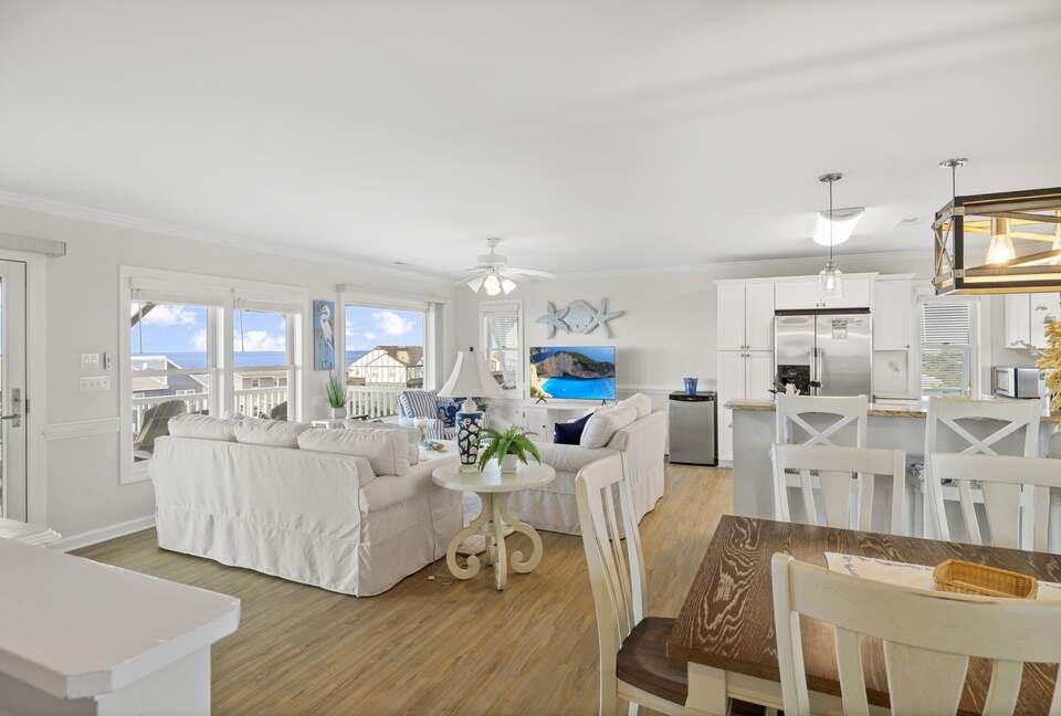 Bella Blue Beach Getaway - One Block to the Ocean! - Emerald Isle, North Carolina