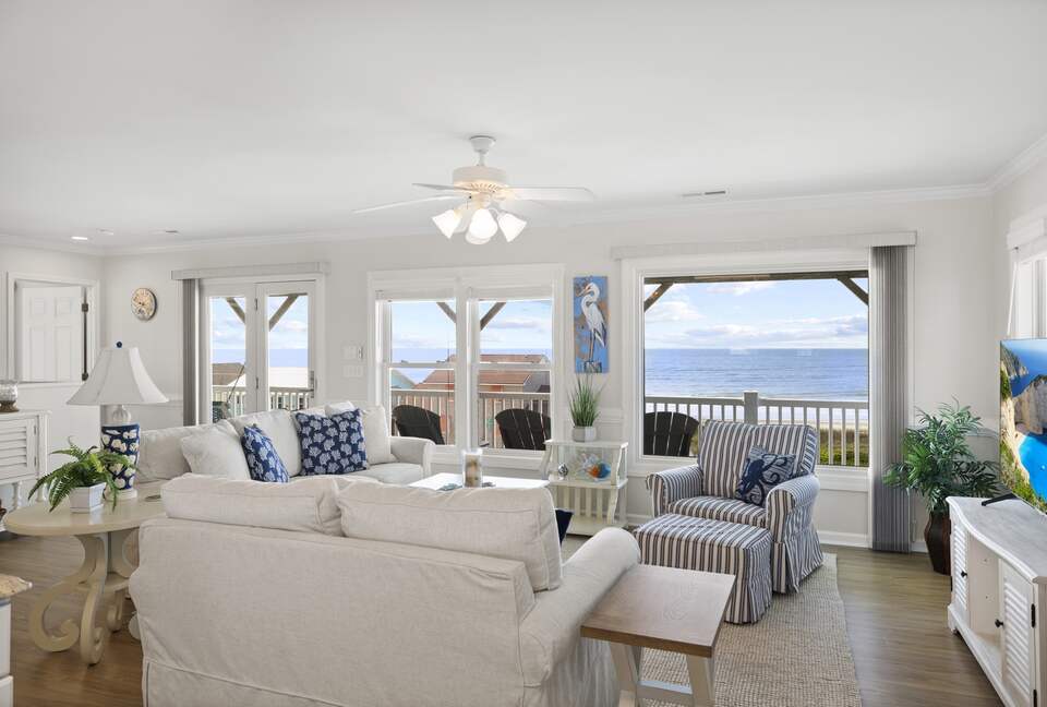 Bella Blue Beach Getaway - One Block to the Ocean! - Emerald Isle, North Carolina