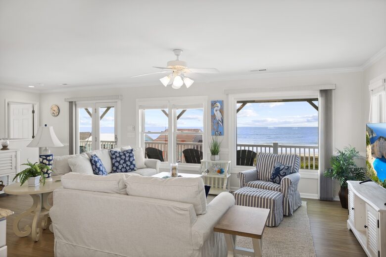 Bella Blue Beach Getaway - One Block to the Ocean! - Emerald Isle, North Carolina