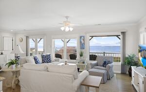 Bella Blue Beach Getaway - One Block to the Ocean! - Emerald Isle, North Carolina
