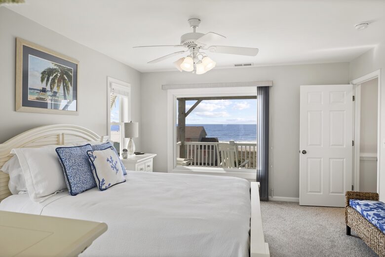 Bella Blue Beach Getaway - One Block to the Ocean! - Emerald Isle, North Carolina