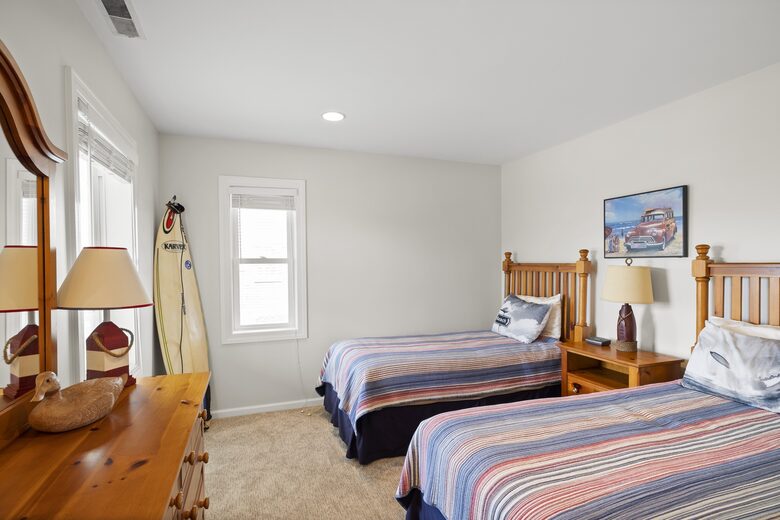 Bella Blue Beach Getaway - One Block to the Ocean! - Emerald Isle, North Carolina
