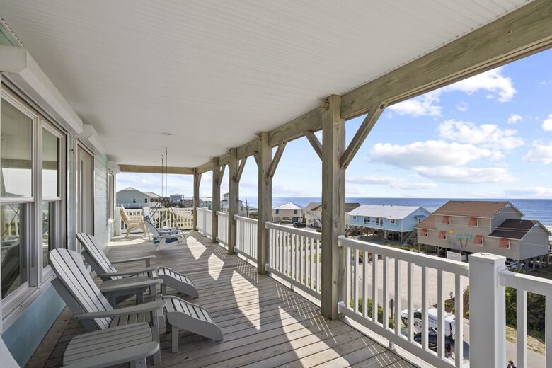 Bella Blue Beach Getaway - One Block to the Ocean! - Emerald Isle, North Carolina