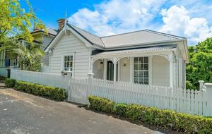 Die Villa in Anglesea – Auckland, Neuseeland