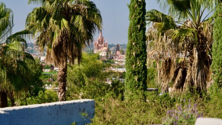 Modern Home with Terrace Kitchen - San Miguel de Allende, Mexico
