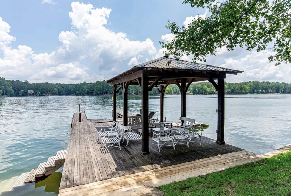 Lake Martin Retreat - Eclectic, Alabama