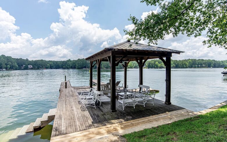 Lake Martin Retreat - Eclectic, Alabama