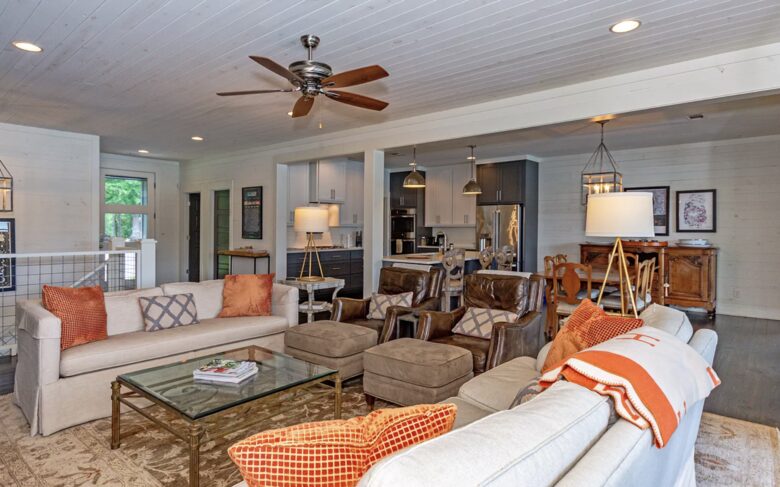 Lake Martin Retreat - Eclectic, Alabama