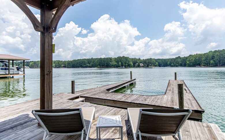 Lake Martin Retreat - Eclectic, Alabama