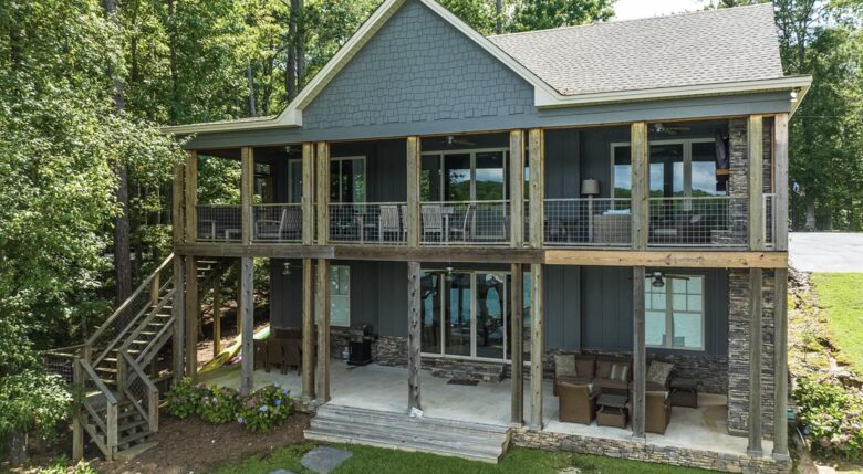 Lake Martin Retreat - Eclectic, Alabama