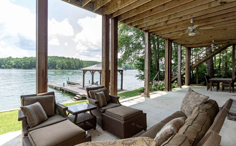 Lake Martin Retreat - Eclectic, Alabama