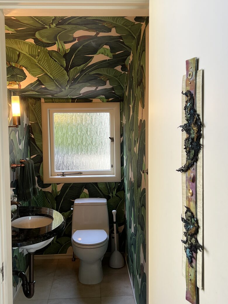 1/2 bathroom