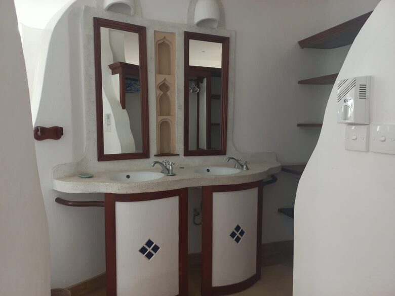 Tundo Towers Villa - Watamu, Kenya