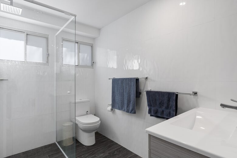 Lower main bathroom