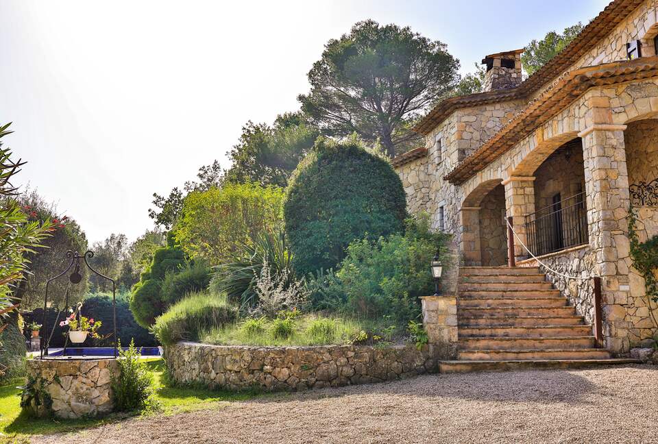 The Hideaways Club - La Retraite - Le Rouret, France