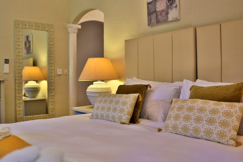The Hideaways Club - La Retraite - Le Rouret, France