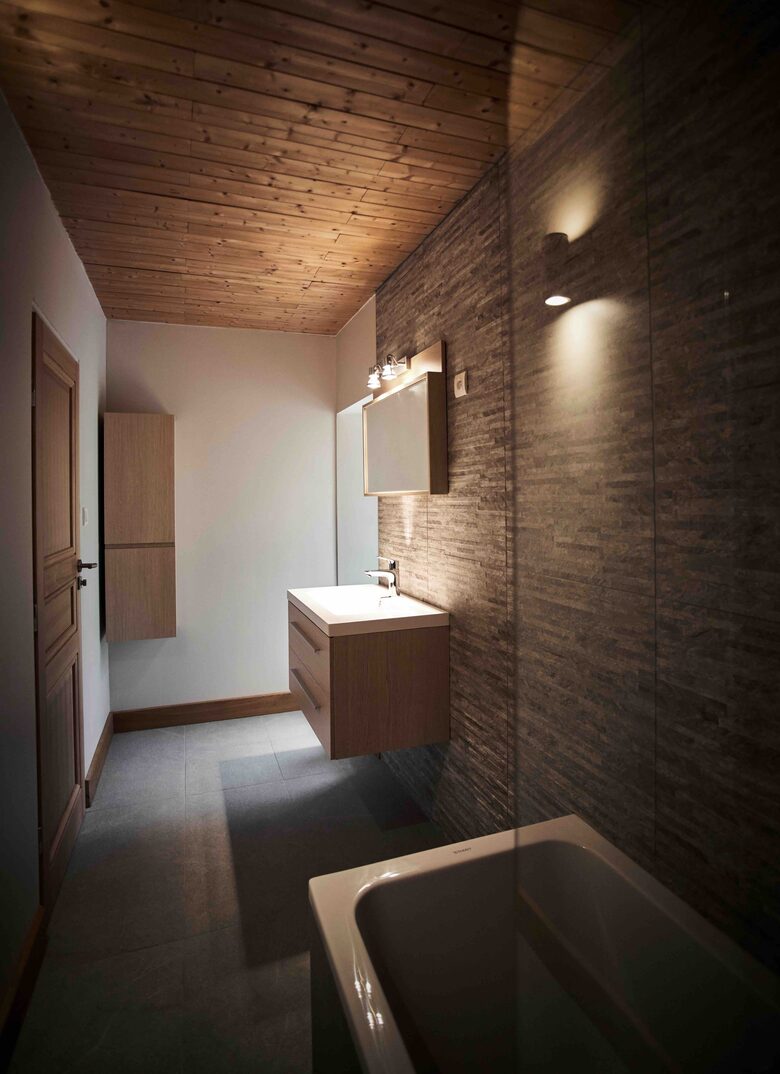 The Redwoods Mountain Lodge & Spa - La Salette-Fallavaux, France
