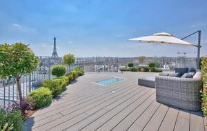 360 View Rooftop Apartment - Paris, France