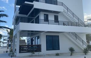 Caye Caulker Beachfront Retreat - Caye Caulker, Belize