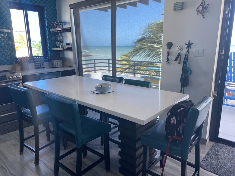 Caye Caulker Beachfront Retreat - Caye Caulker, Belize