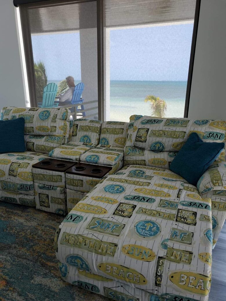Caye Caulker Beachfront Retreat - Caye Caulker, Belize