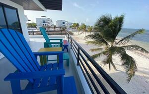 Caye Caulker Beachfront Retreat - Caye Caulker, Belize