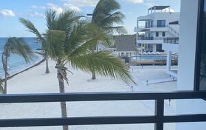 Caye Caulker Beachfront Retreat - Caye Caulker, Belize