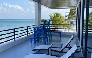 Caye Caulker Beachfront Retreat - Caye Caulker, Belize