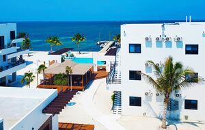 Caye Caulker Beachfront Retreat - Caye Caulker, Belize
