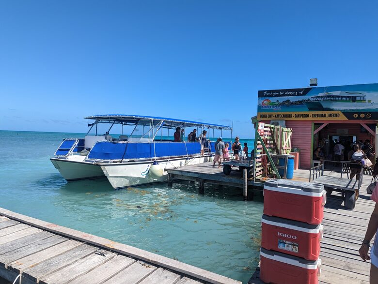 Caye Caulker Beachfront Retreat - Caye Caulker, Belize