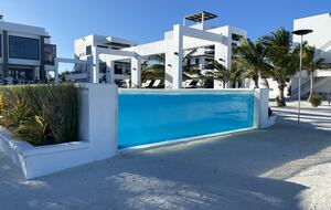 Caye Caulker Beachfront Retreat - Caye Caulker, Belize