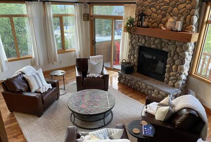 Canmore Cozy Mountain Cabin - Canmore, Canada