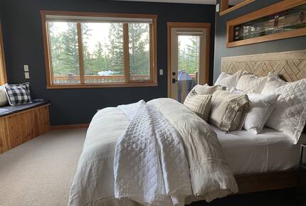 Canmore Cozy Mountain Cabin - Canmore, Canada