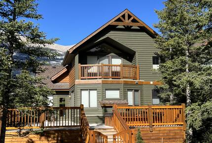 Canmore Cozy Mountain Cabin - Canmore, Canada