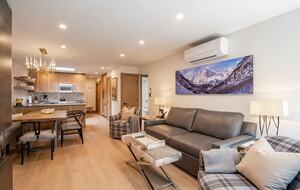 Top-floor Corner Aspen Retreat in the Core - Aspen, Colorado