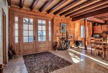 Log Cabin Across from Skiing Resorts - Ellicottville, New York