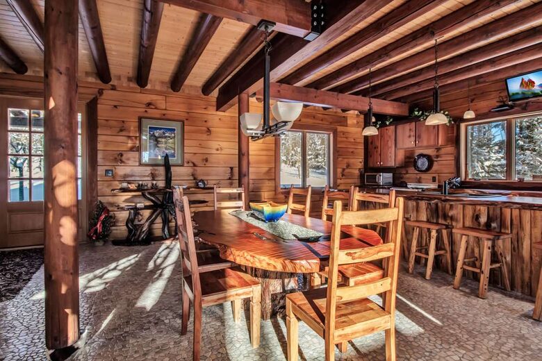 Log Cabin Across from Skiing Resorts - Ellicottville, New York