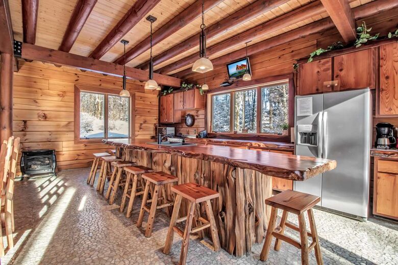 Log Cabin Across from Skiing Resorts - Ellicottville, New York