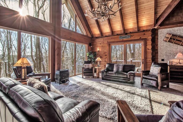 Log Cabin Across from Skiing Resorts - Ellicottville, New York