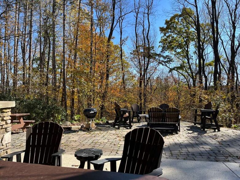 Log Cabin Across from Skiing Resorts - Ellicottville, New York
