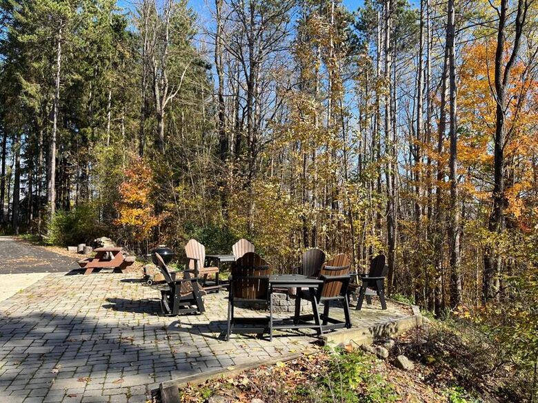 Log Cabin Across from Skiing Resorts - Ellicottville, New York