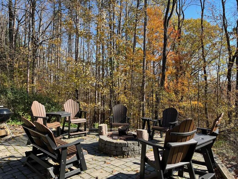 Log Cabin Across from Skiing Resorts - Ellicottville, New York