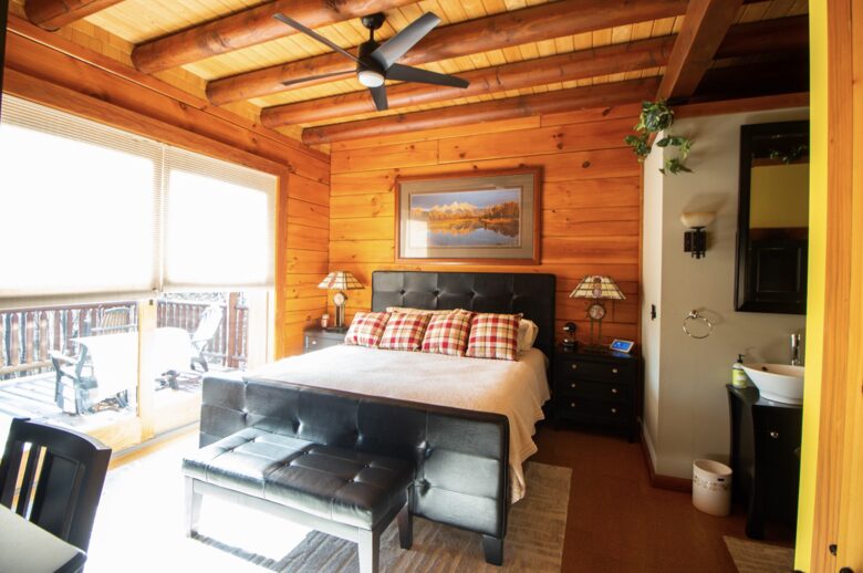 Log Cabin Across from Skiing Resorts - Ellicottville, New York