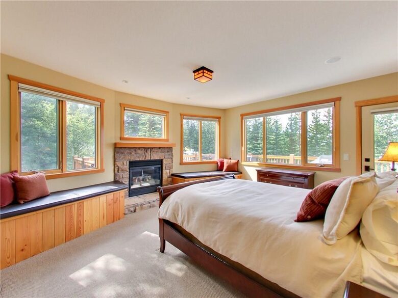 Canmore Cozy Mountain Cabin - Canmore, Canada