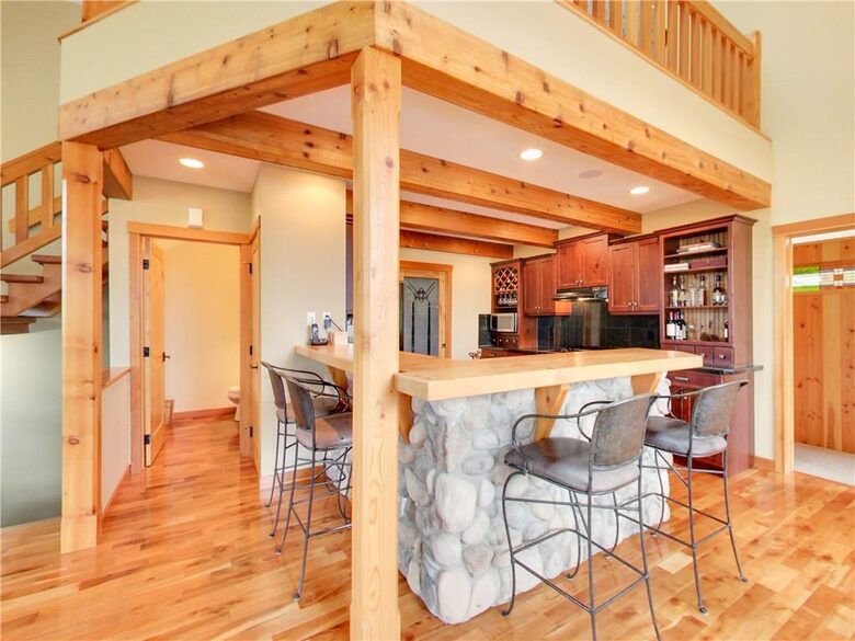Canmore Cozy Mountain Cabin - Canmore, Canada