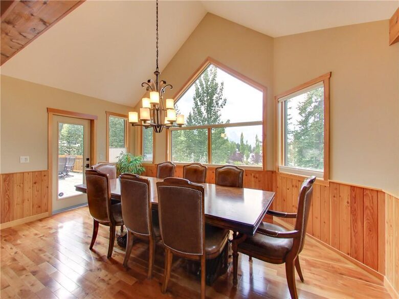 Canmore Cozy Mountain Cabin - Canmore, Canada