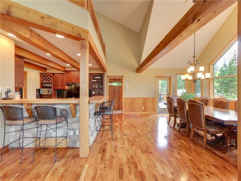 Canmore Cozy Mountain Cabin - Canmore, Canada