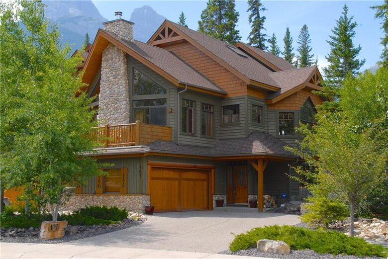 Canmore Cozy Mountain Cabin - Canmore, Canada