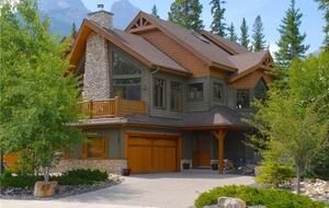 Canmore Cozy Mountain Cabin - Canmore, Canada