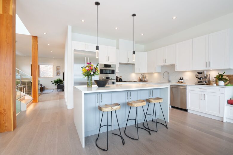 Gourmet kitchen